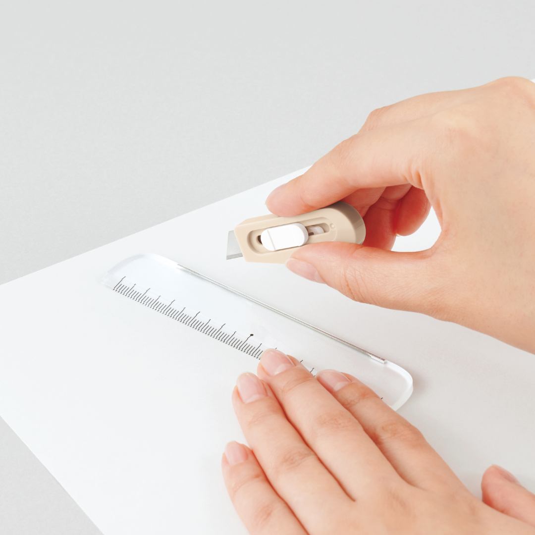 Plus Japan Team Demi Cutter+Ruler