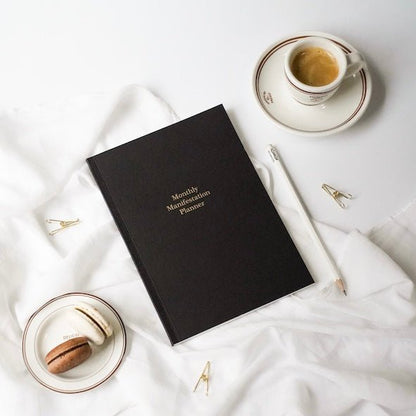 XI Eleven Monthly Manifestation Planner A5